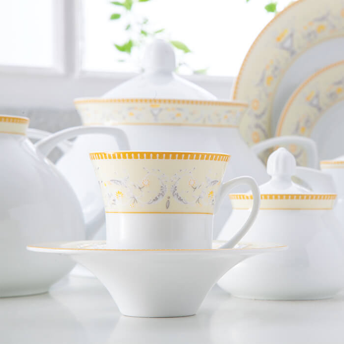 خرید سرویس چایخوری جنوا چینی زرین با طراحی کلاسیک و حاشیه طلایی