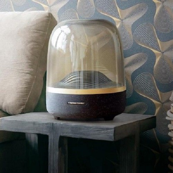 بررسی اسپیکر بلوتوثی Aura studio 3 limited edition