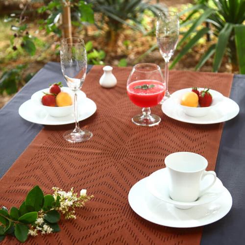زیبایی سرویس چینی 35 پارچه شهرزاد سفید