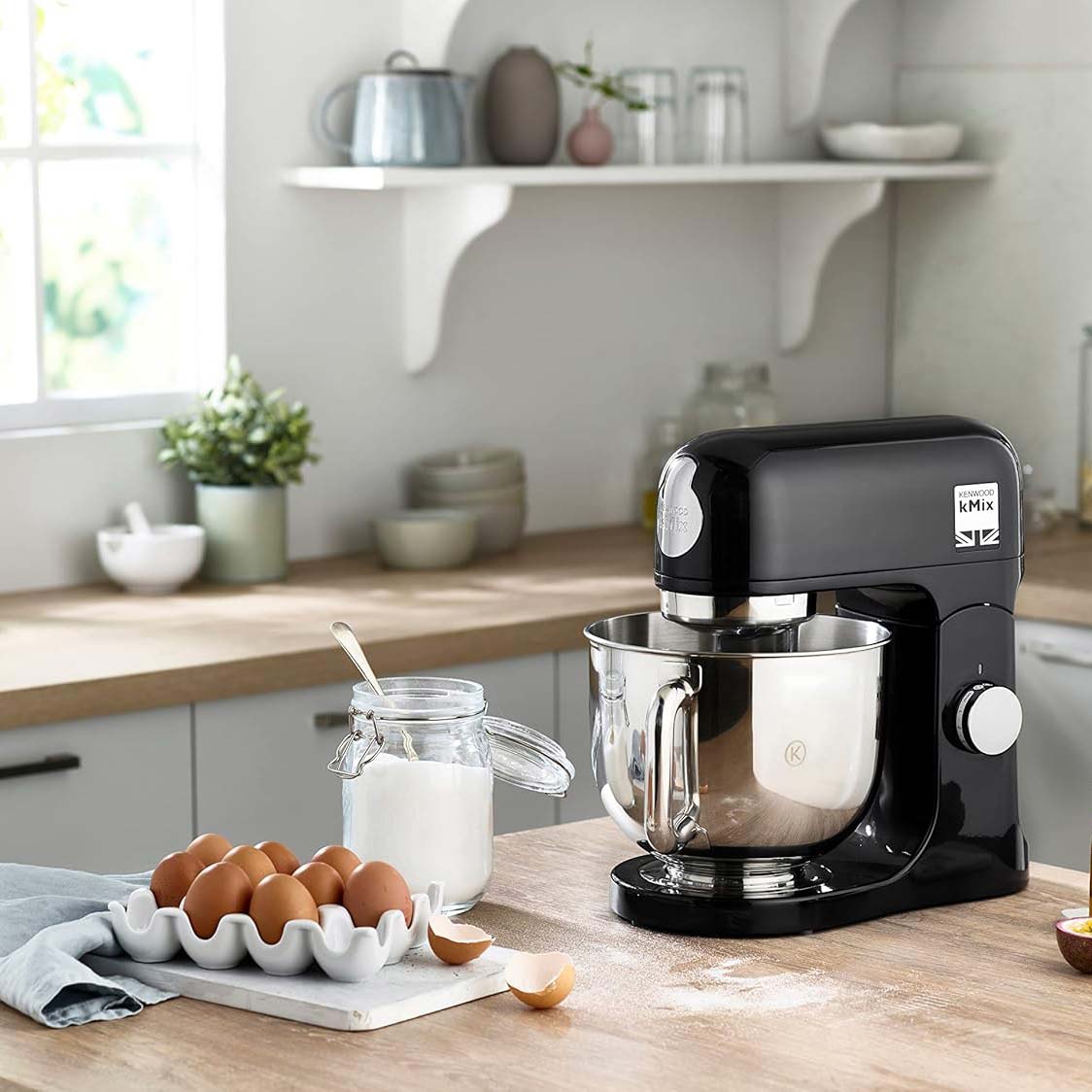 مشخصات همزن کاسه دار KMX750 کنوود با امکان خمیرزن